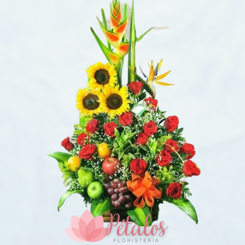 Arreglo Floral con Rosas, girasoles, heliconias y frutas
