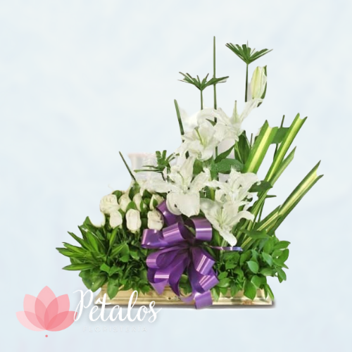 Arreglo Fúnebre Rosas Blancas y Lirios